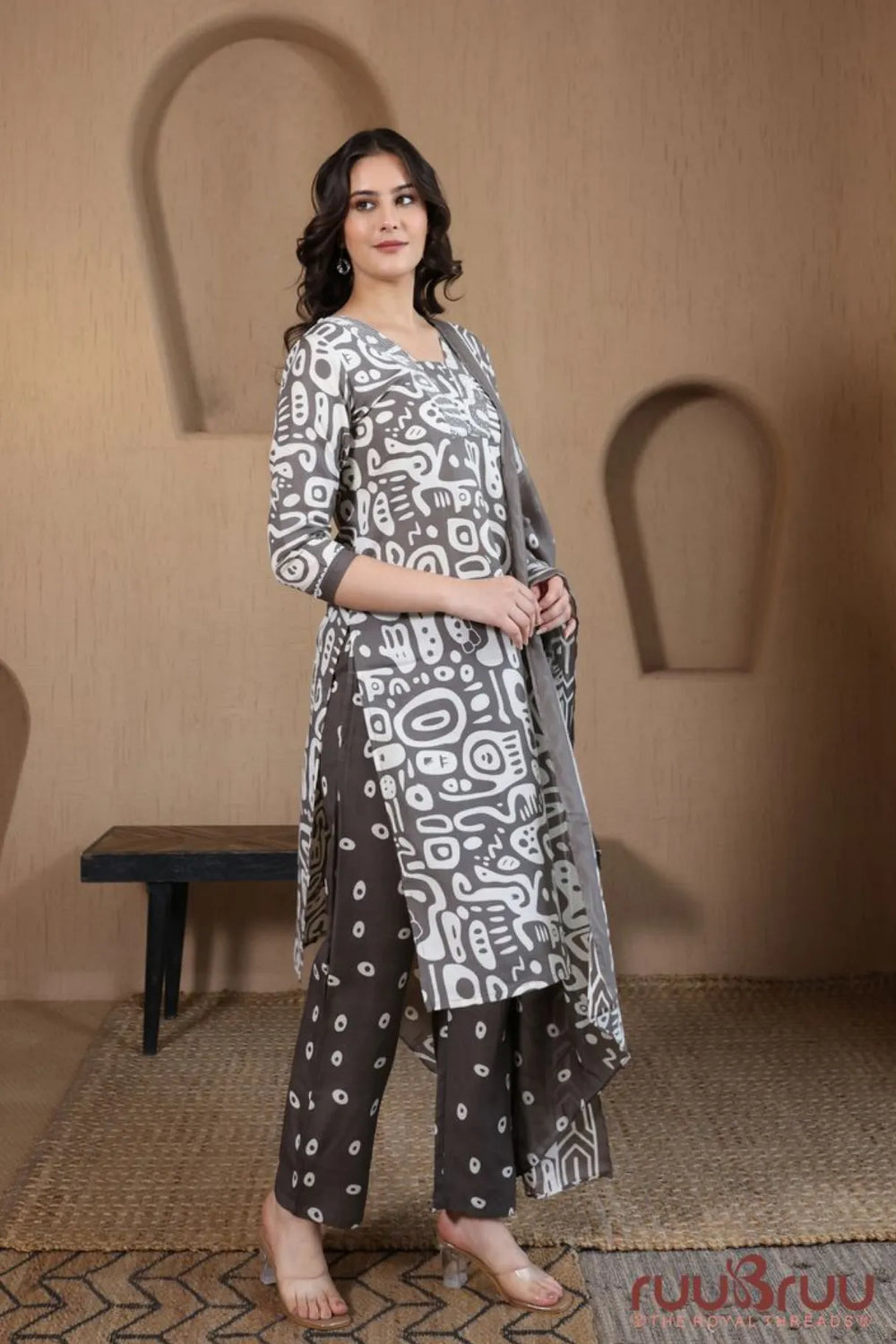 Malai Cotton 3 Pcs Suit with elegant Squin work at Neck.