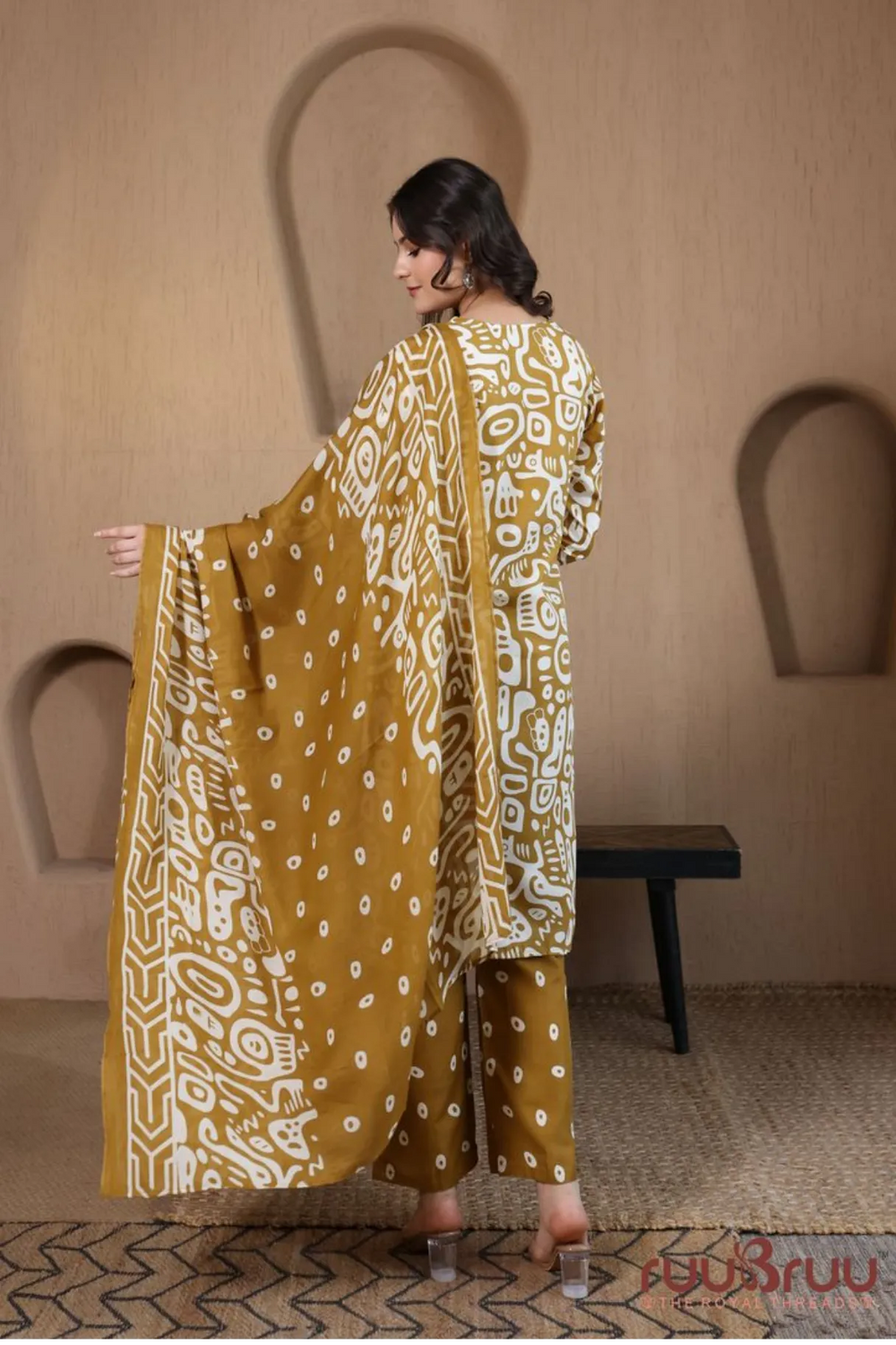Malai Cotton 3 Pcs Suit with elegant Squin work at Neck.