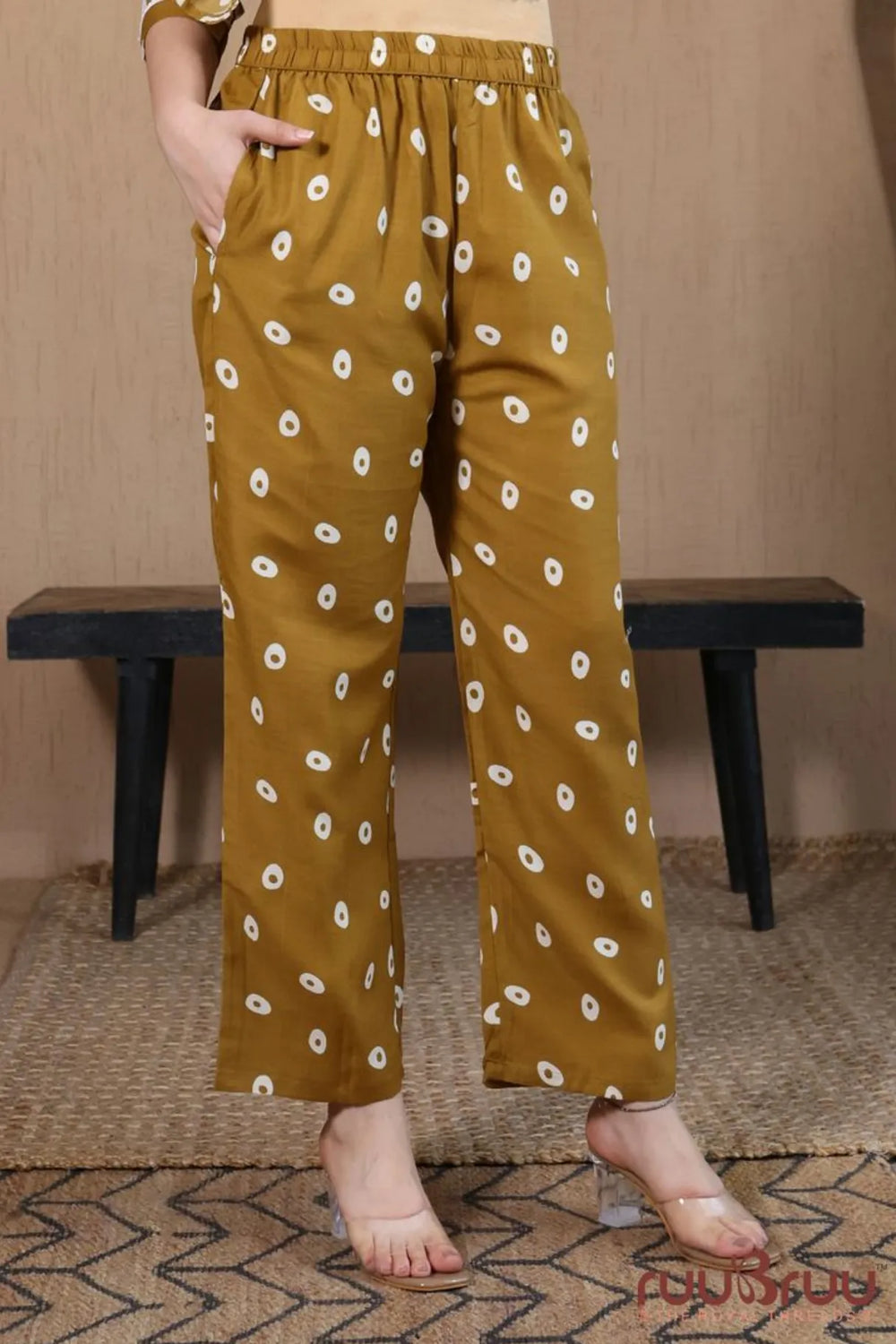 Malai Cotton 3 Pcs Suit with elegant Squin work at Neck.