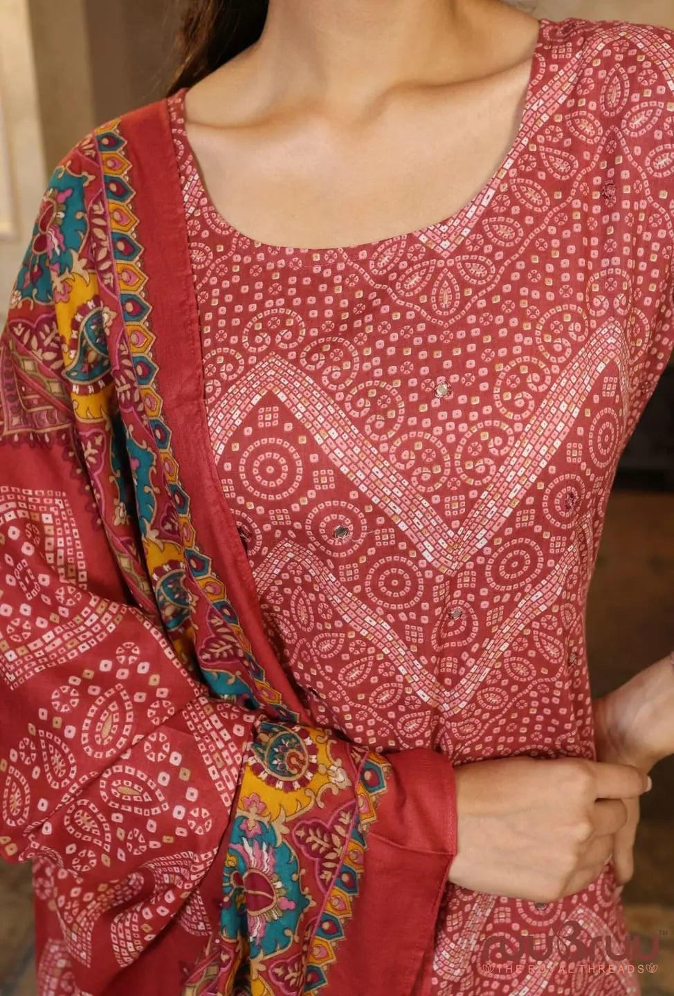Elegant 3-Piece Mal Cotton Ladies Suit with Mal Dupatta