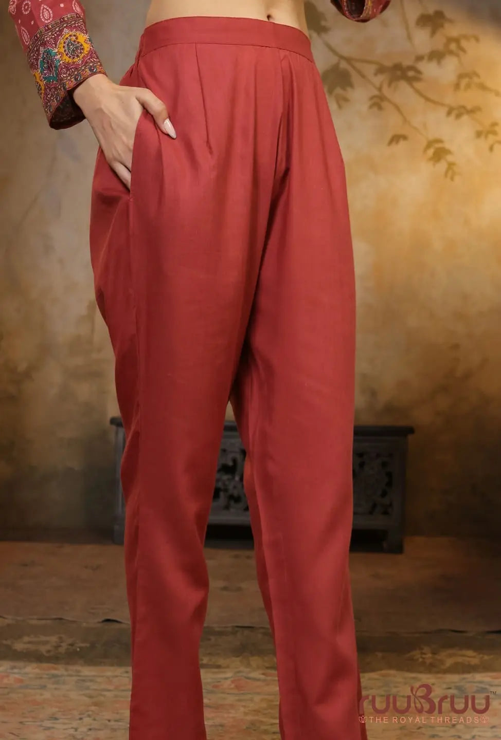 Elegant 3-Piece Mal Cotton Ladies Suit with Mal Dupatta