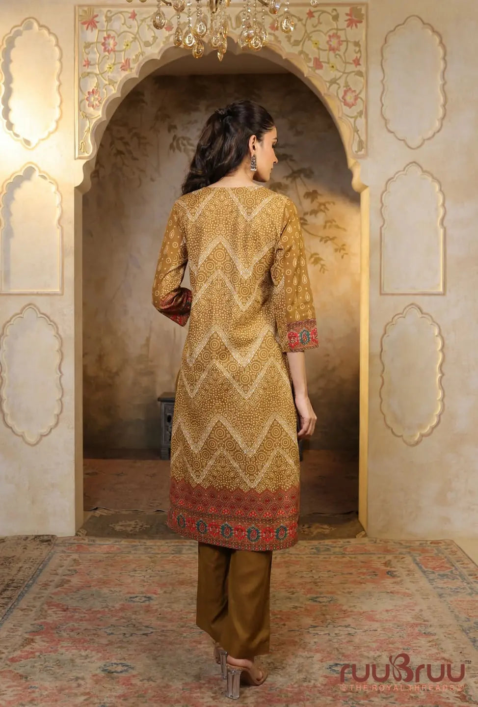 Elegant 3-Piece Mal Cotton Ladies Suit with Mal Dupatta