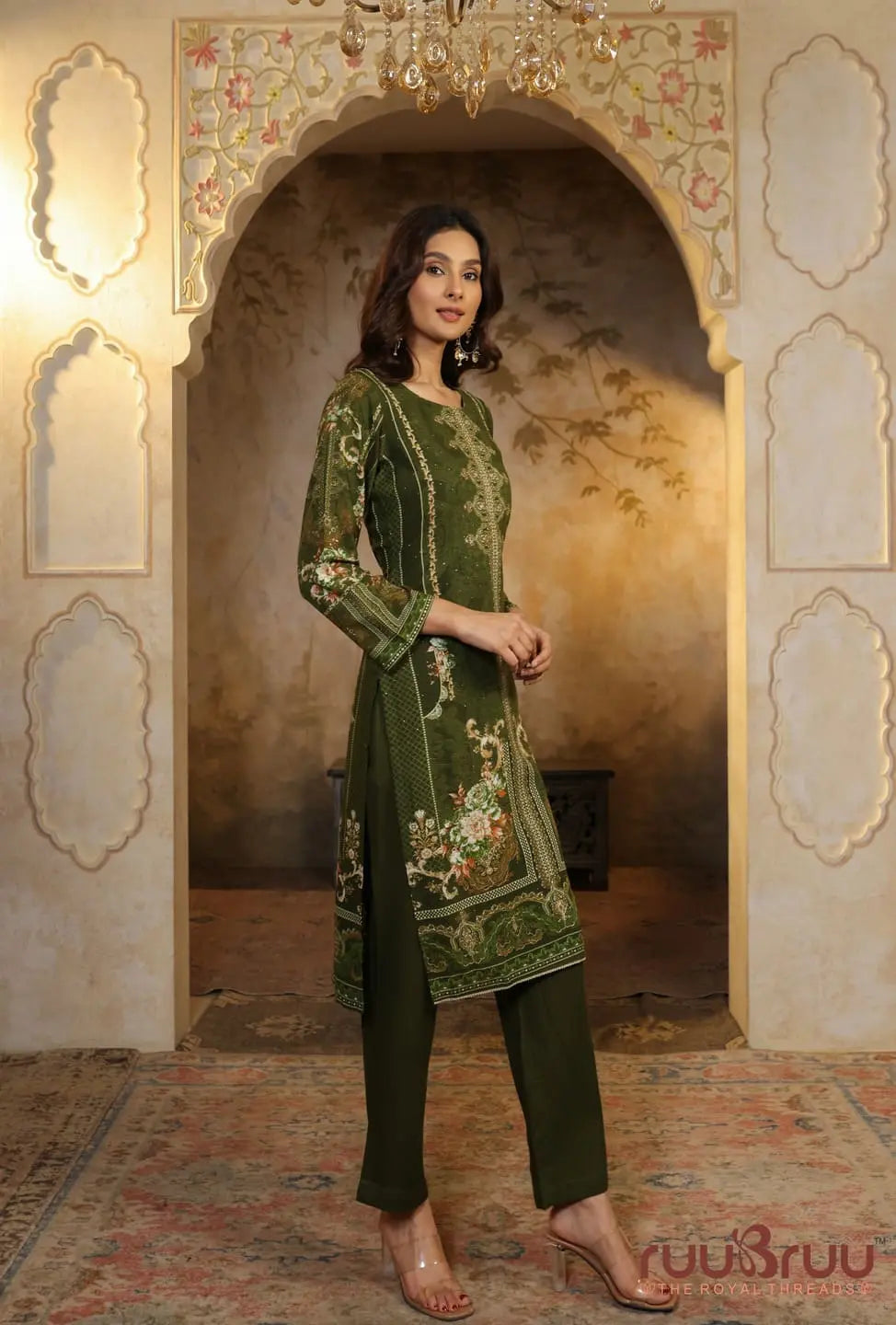 Elegant 3-Piece Viscose Rayon Ladies Suit featuring Zari Embroidery & Digital Print