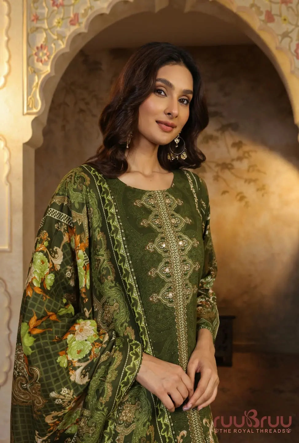 Elegant 3-Piece Viscose Rayon Ladies Suit featuring Zari Embroidery & Digital Print
