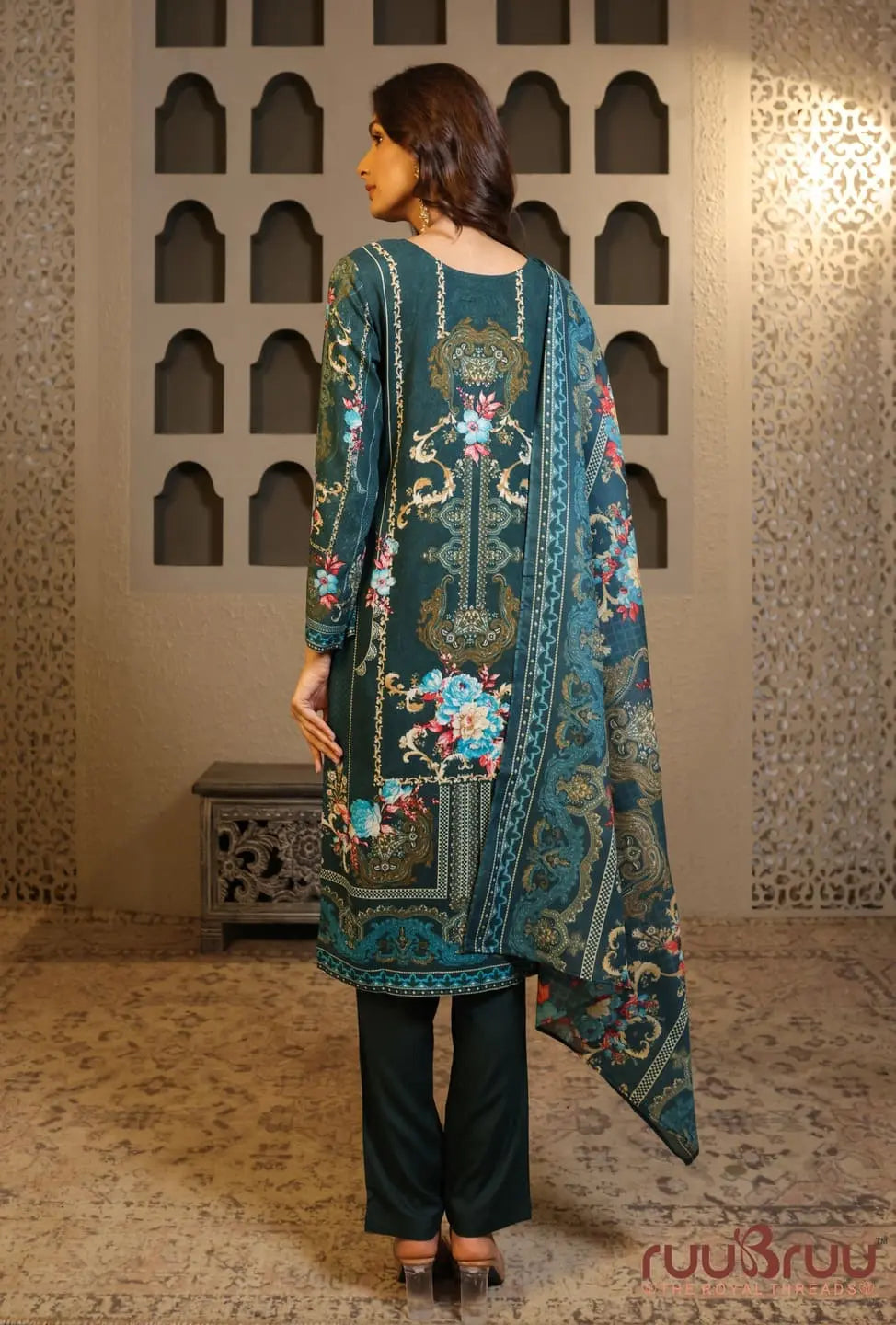 Elegant 3-Piece Viscose Rayon Ladies Suit featuring Zari Embroidery & Digital Print
