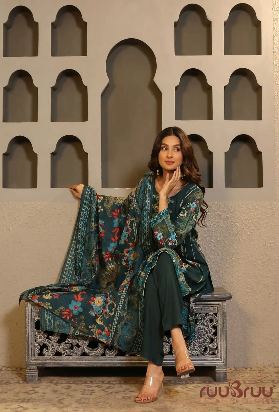 Elegant 3-Piece Viscose Rayon Ladies Suit featuring Zari Embroidery & Digital Print