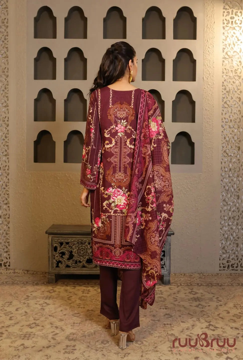 Elegant 3-Piece Viscose Rayon Ladies Suit featuring Zari Embroidery & Digital Print