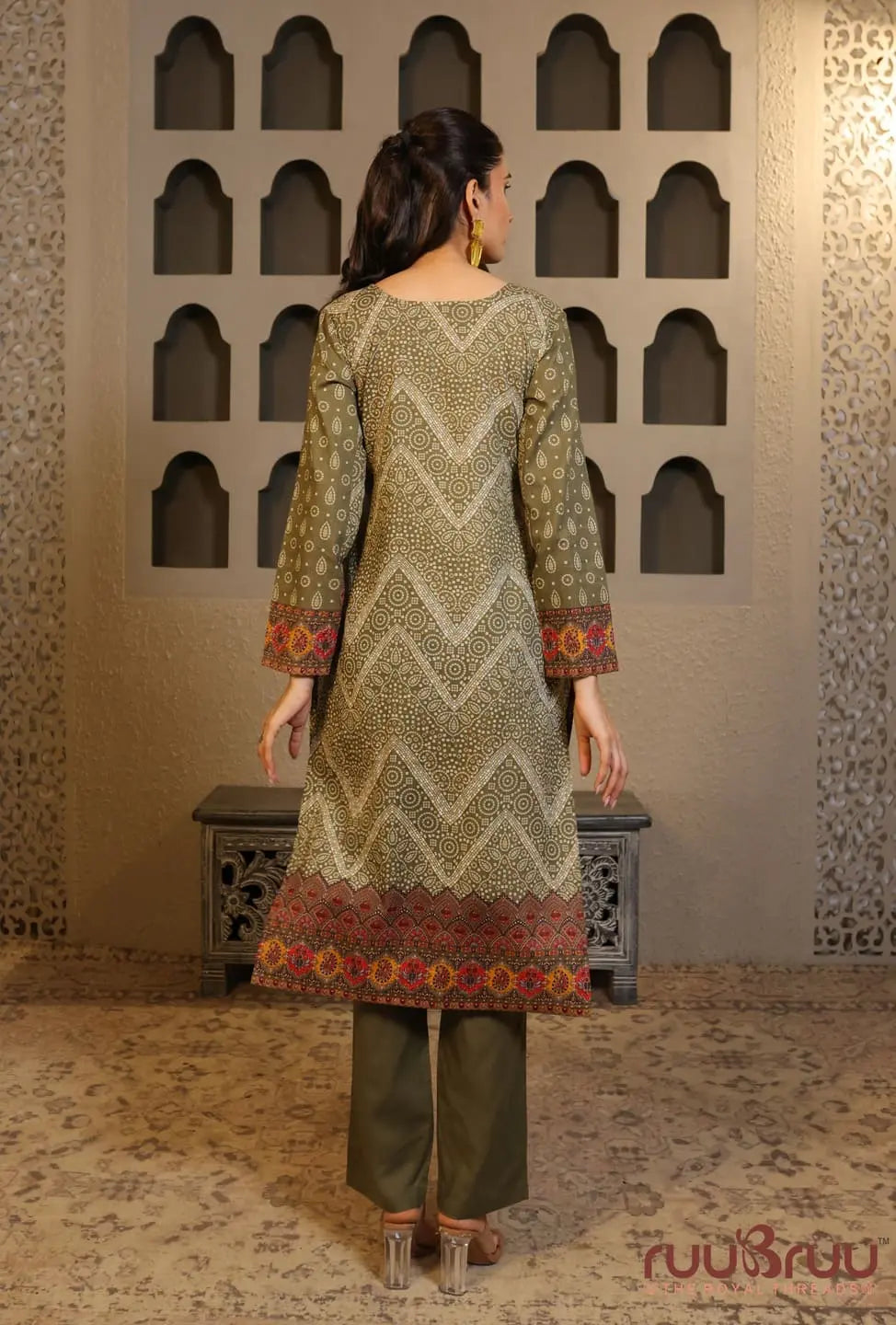 Elegant 3-Piece Mal Cotton Ladies Suit with Mal Dupatta