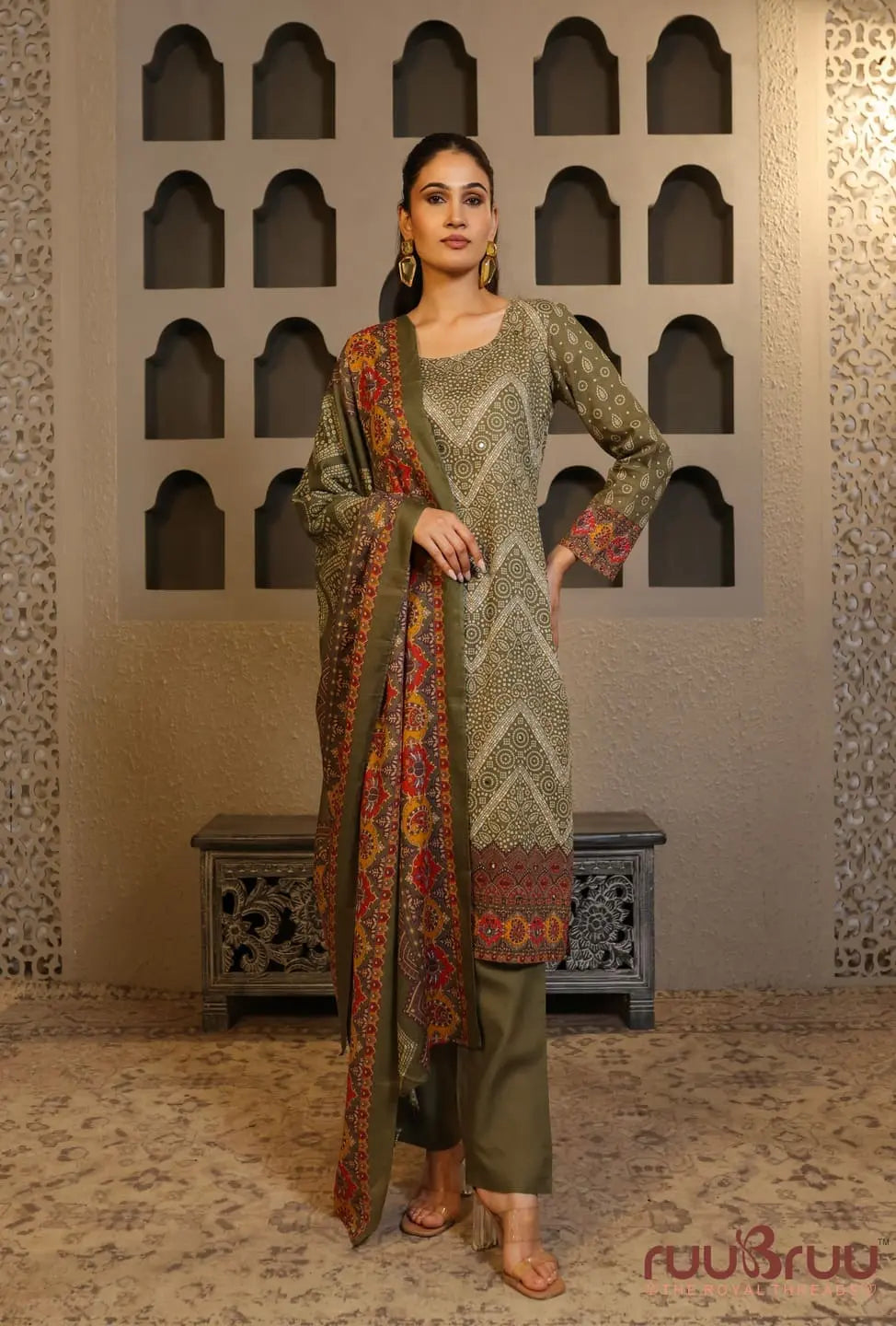 Elegant 3-Piece Mal Cotton Ladies Suit with Mal Dupatta
