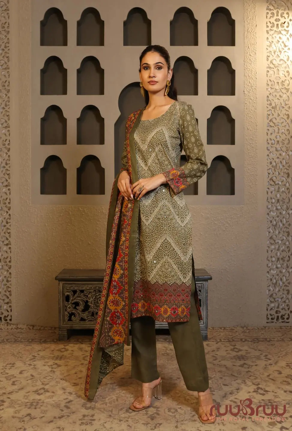 Elegant 3-Piece Mal Cotton Ladies Suit with Mal Dupatta
