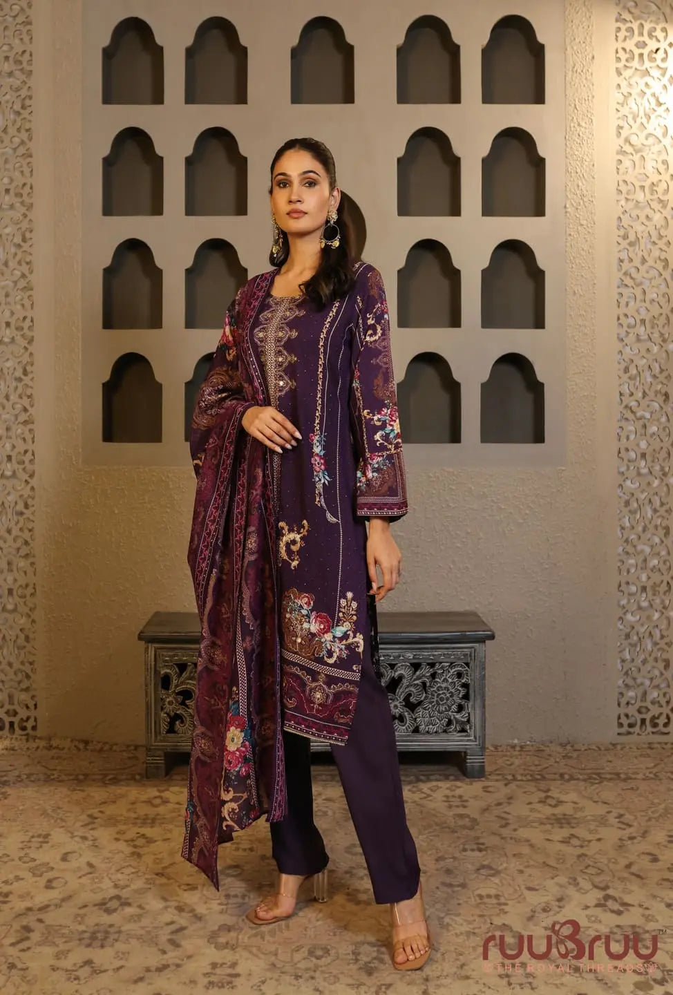Elegant 3-Piece Viscose Rayon Ladies Suit featuring Zari Embroidery & Digital Print