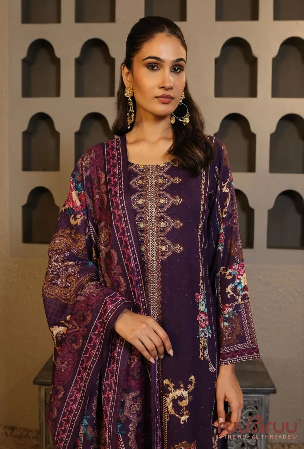 Elegant 3-Piece Viscose Rayon Ladies Suit featuring Zari Embroidery & Digital Print