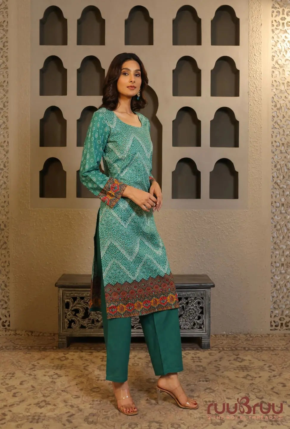 Elegant 3-Piece Mal Cotton Ladies Suit with Mal Dupatta