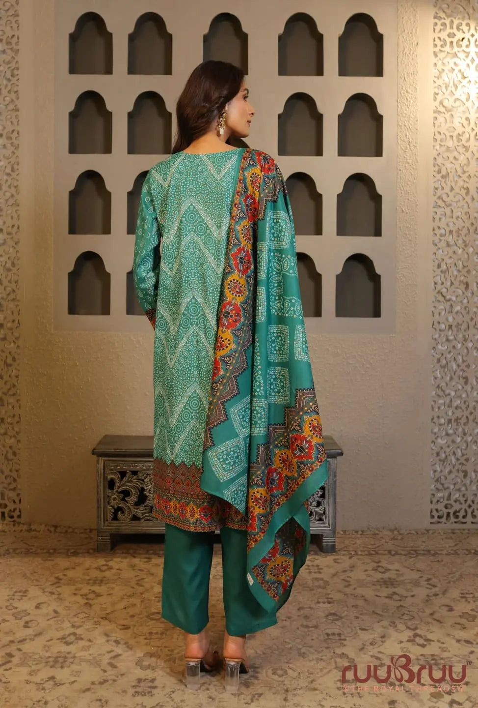 Elegant 3-Piece Mal Cotton Ladies Suit with Mal Dupatta