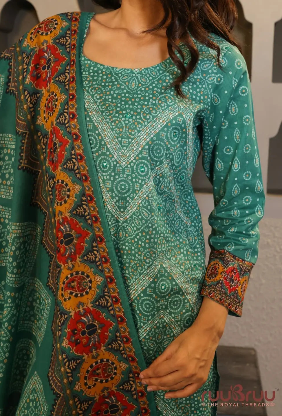 Elegant 3-Piece Mal Cotton Ladies Suit with Mal Dupatta