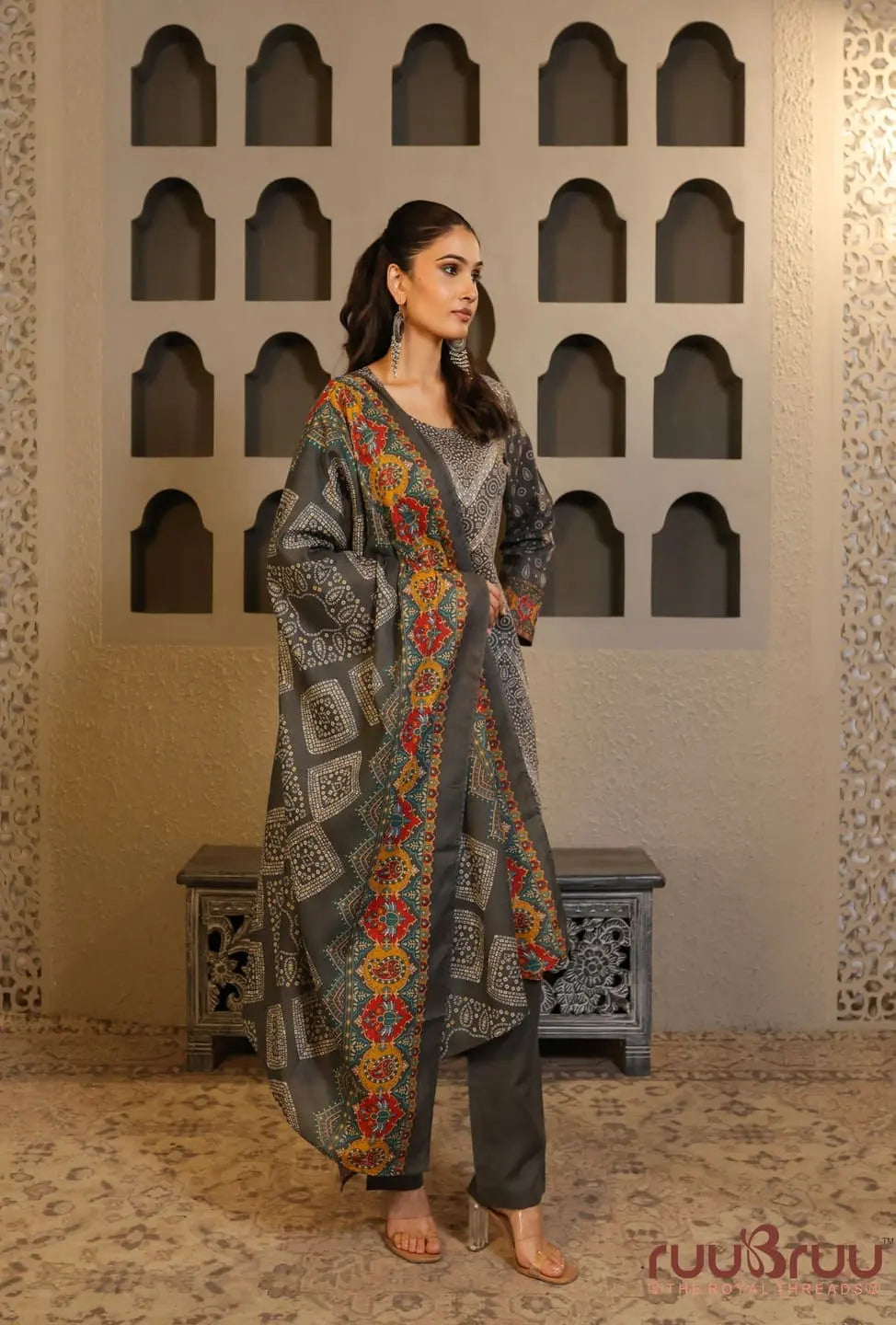 Elegant 3-Piece Mal Cotton Ladies Suit with Mal Dupatta