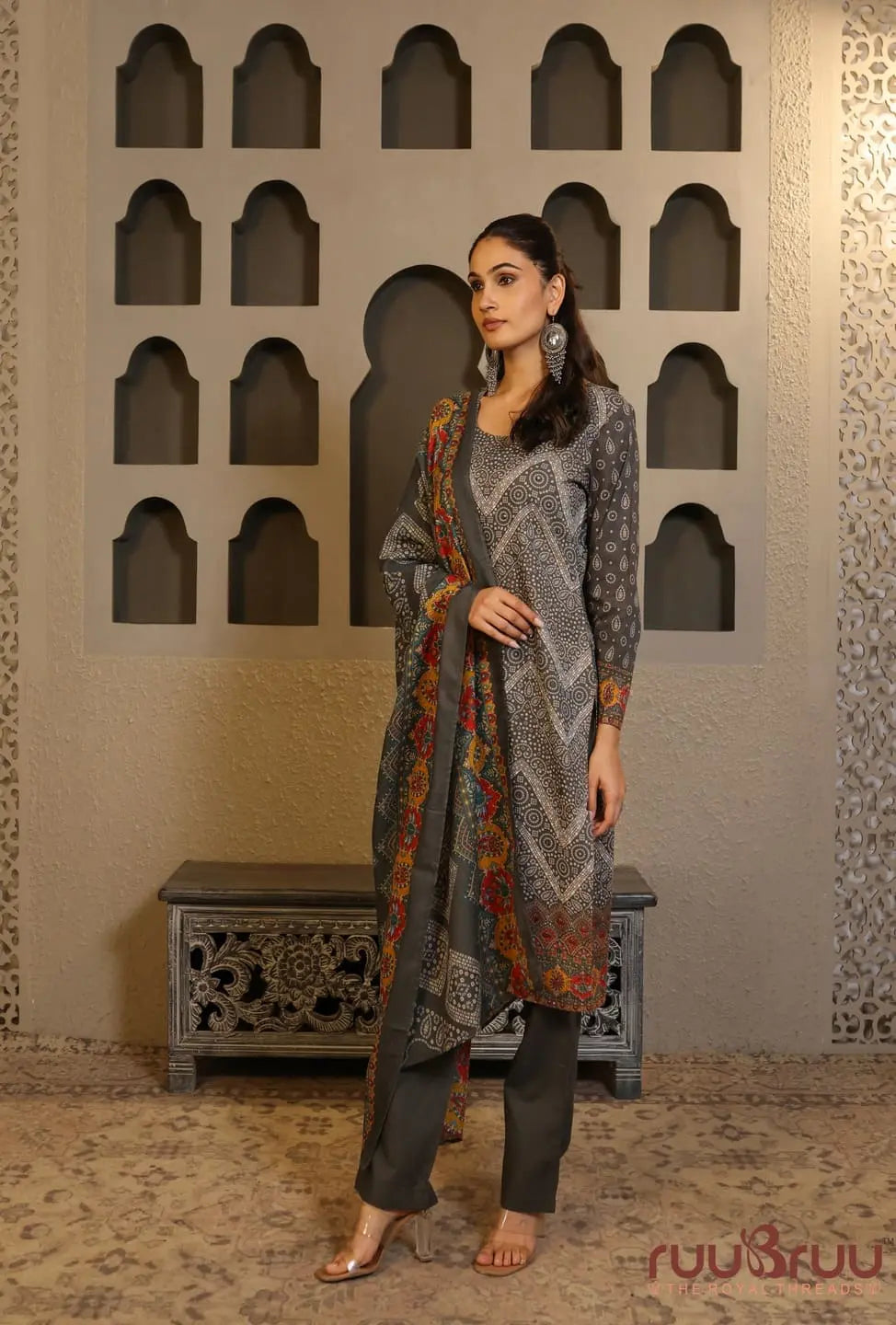 Elegant 3-Piece Mal Cotton Ladies Suit with Mal Dupatta