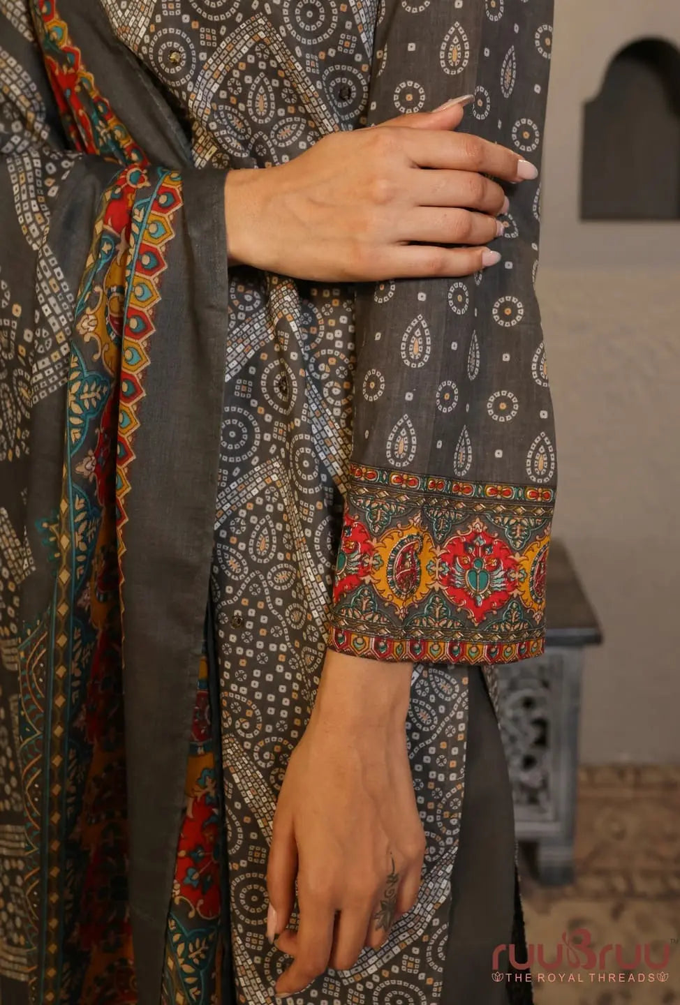 Elegant 3-Piece Mal Cotton Ladies Suit with Mal Dupatta