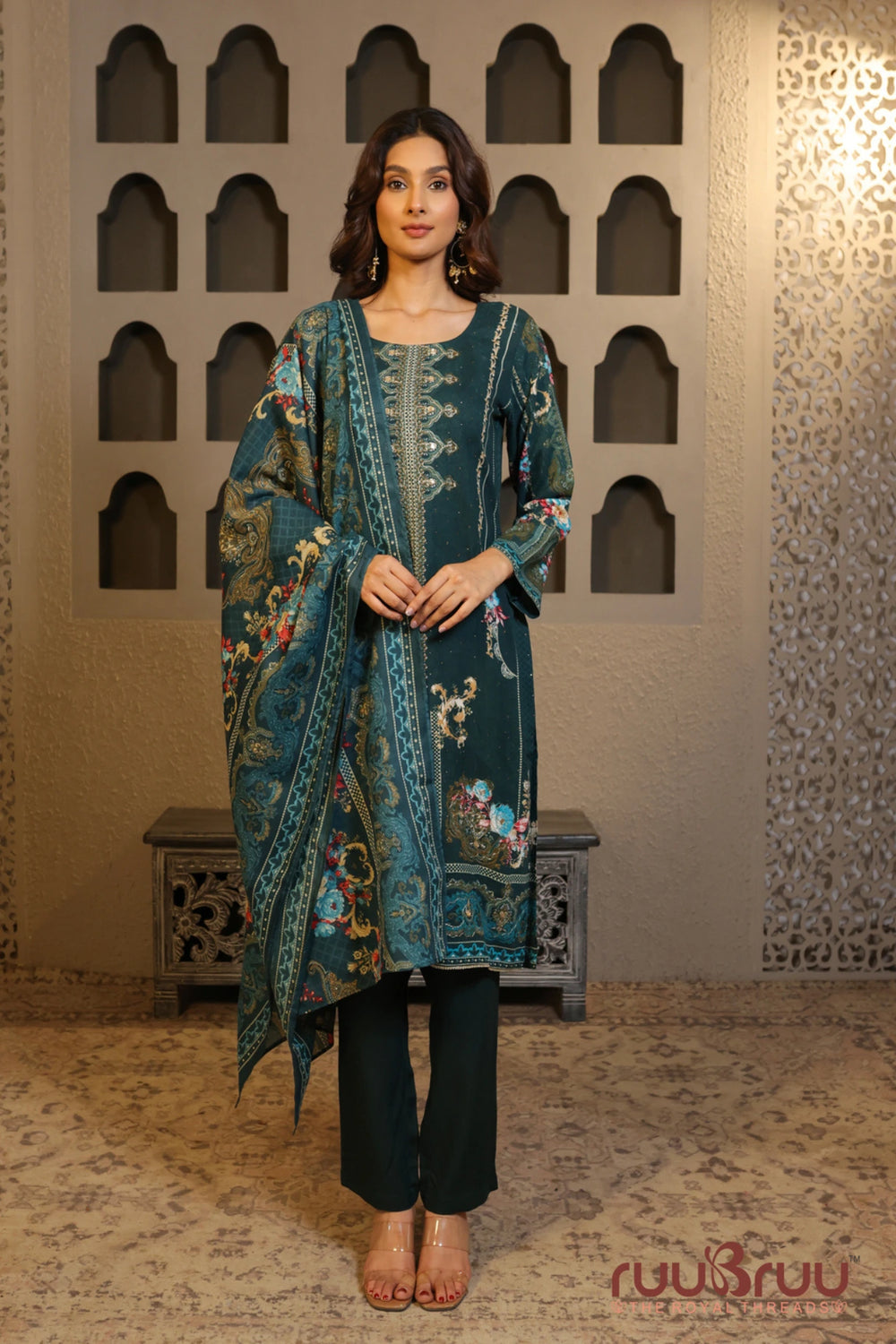 Elegant 3-Piece Viscose Rayon Ladies Suit featuring Zari Embroidery & Digital Print