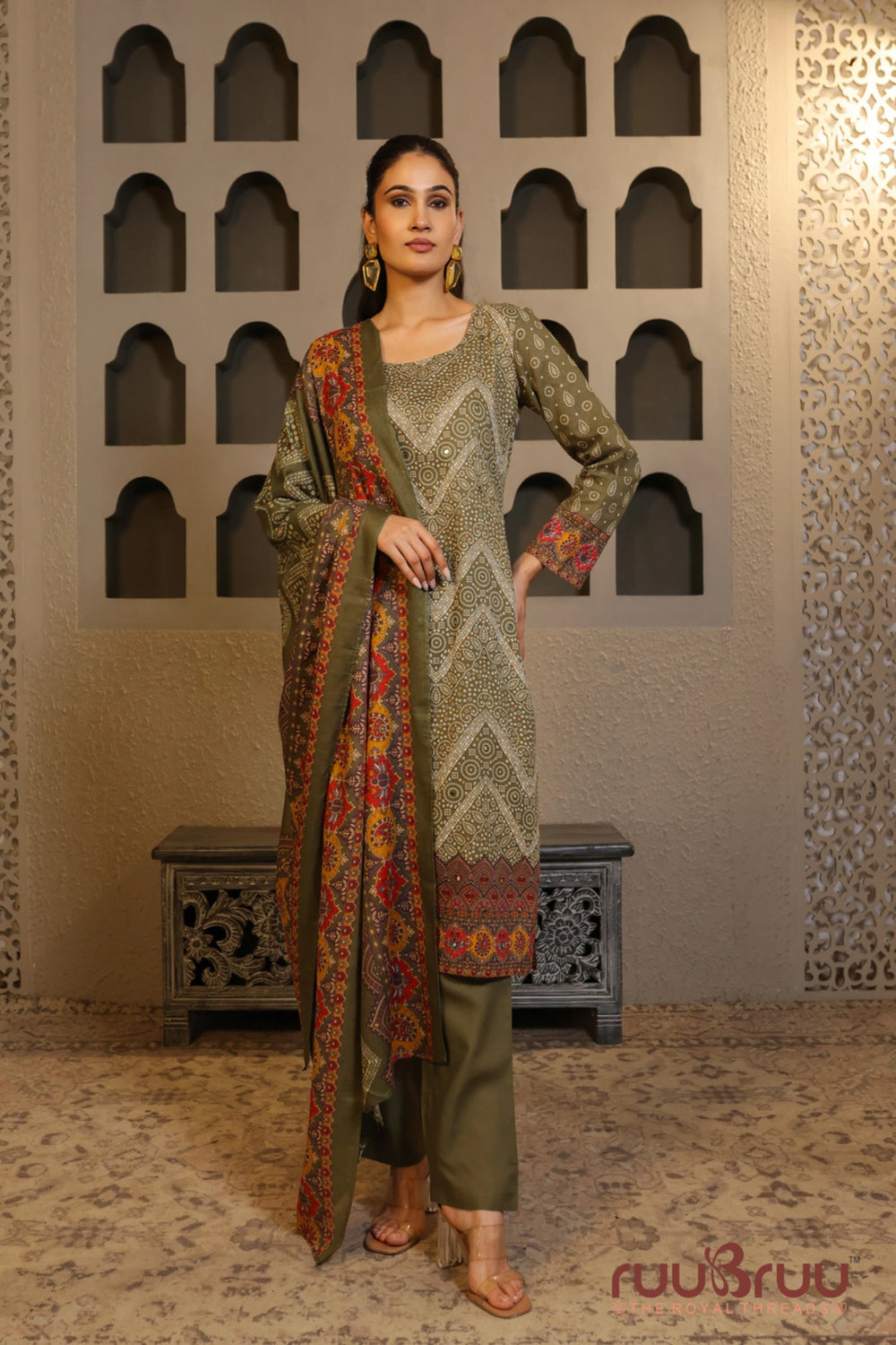 Elegant 3-Piece Mal Cotton Ladies Suit with Mal Dupatta