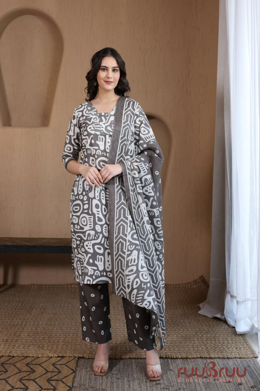 Malai Cotton 3 Pcs Suit with elegant Squin work at Neck.